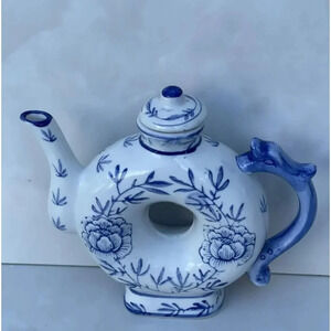 Vintage Collection Doughnut Shape Floral Print Chinese Porcelain Teapot Blue Whi